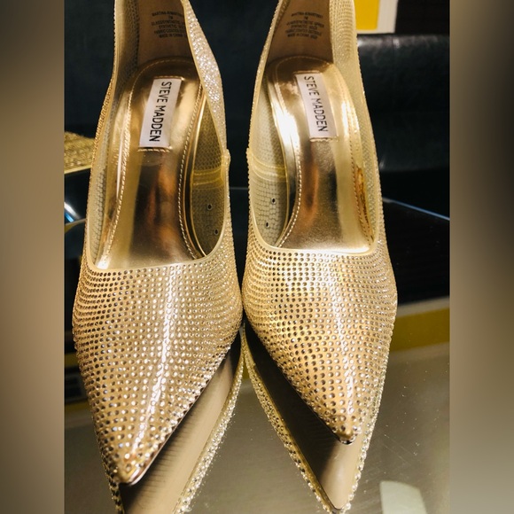 NWOTB STEVE MADDEN Women's Martina Rhinestone Pointed-Toe Pumps. Size 7 - Picture 11 of 13